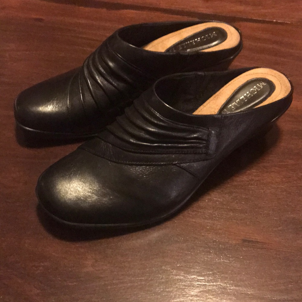 Michelle D Steff Women’s Shoes - Picture 2 of 2